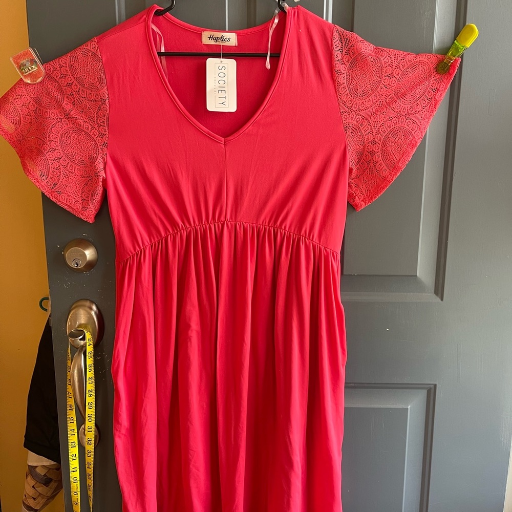 NWT HAPTICS Dress MED in a rich Coral with lace sleeves, MIDI-length or knee
